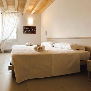 Habitación Estándar con Cama Queen